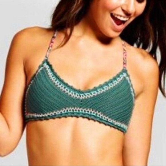 Xhilaration Green Crochet Bikini Top with Crisscross Strappy Back Medium - Picture 2 of 7